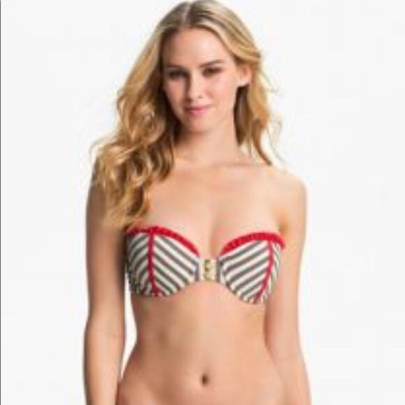 Beach Bunny We Found Love Padded Bikini Top - Picture 2 of 8